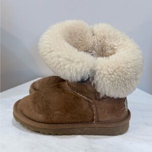 🔥UGG Cozy Tan Kids Boots Size 11 GC🔥